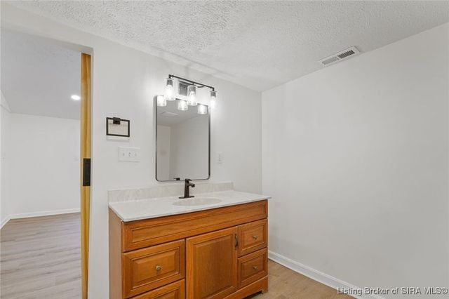 5425 Budd Road, New Albany, IN 47150