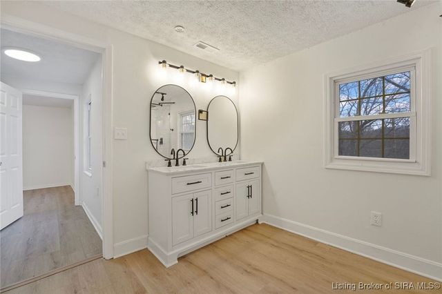 5425 Budd Road, New Albany, IN 47150