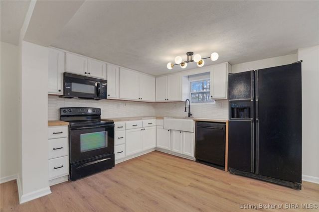 5425 Budd Road, New Albany, IN 47150