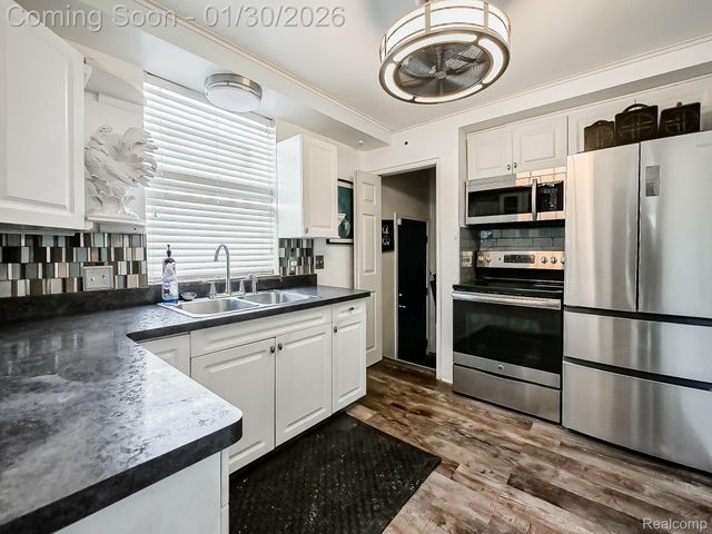 20096 Vaughan Street, Detroit, MI 48219