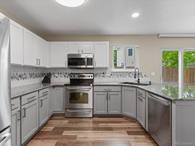 22376 E Navarro Dr, Aurora, CO 80018