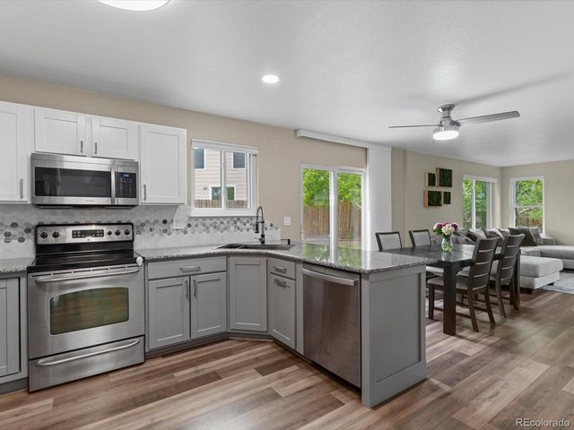 22376 E Navarro Dr, Aurora, CO 80018