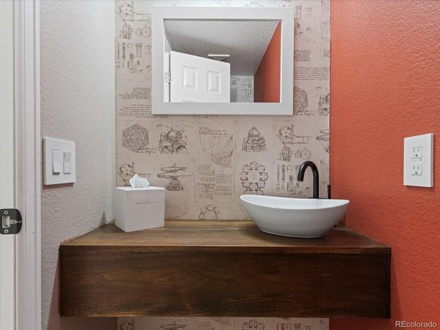 22376 E Navarro Dr, Aurora, CO 80018