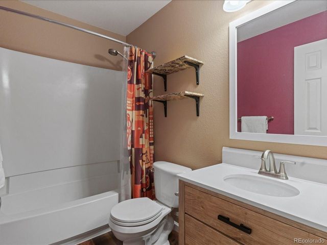 22376 E Navarro Dr, Aurora, CO 80018