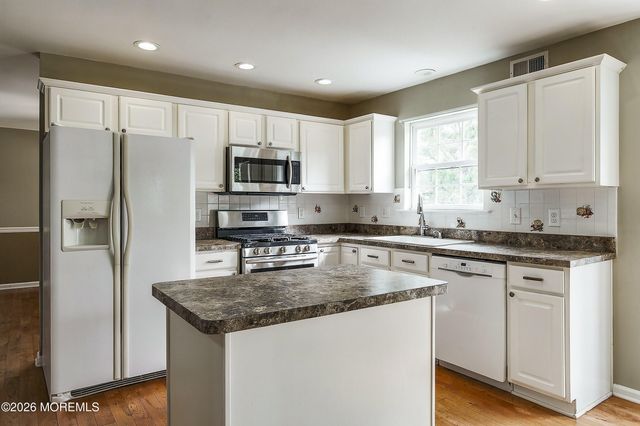 1047 Rudder Avenue, Manahawkin, NJ 08050