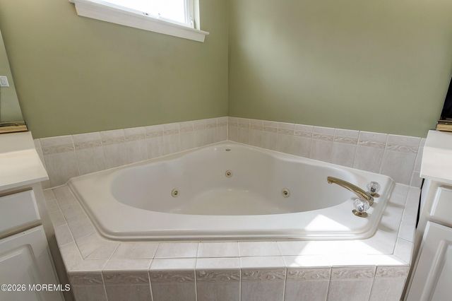 1047 Rudder Avenue, Manahawkin, NJ 08050