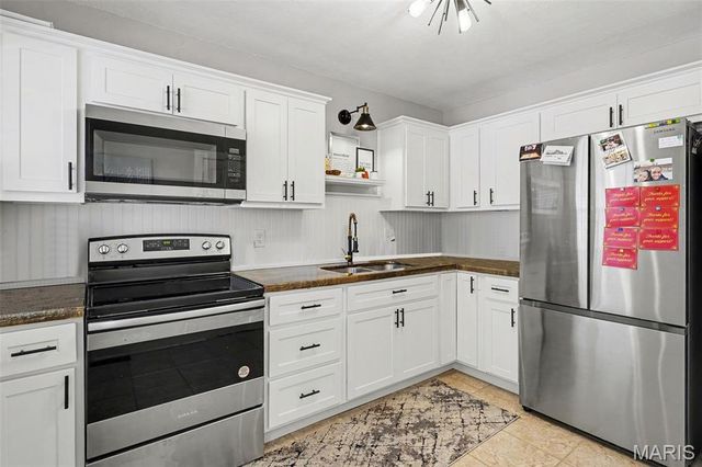 415 Thomas Avenue, Ferguson, MO 63135