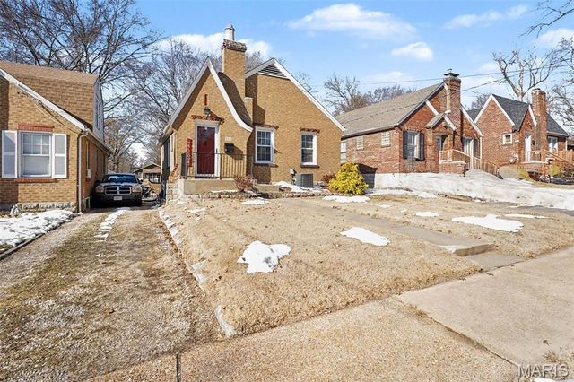 415 Thomas Avenue, Ferguson, MO 63135