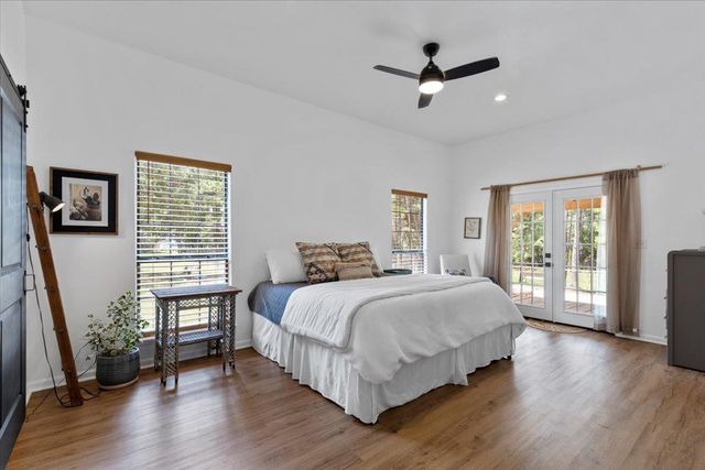 120 Lake Point WAY, Bastrop, TX 78602