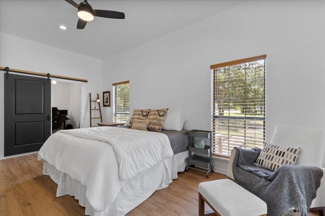 120 Lake Point WAY, Bastrop, TX 78602