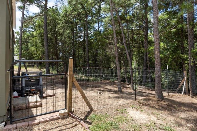 120 Lake Point WAY, Bastrop, TX 78602