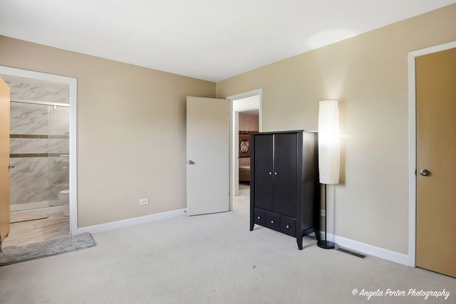 305 Woodbine Avenue, Island Lake, IL 60042
