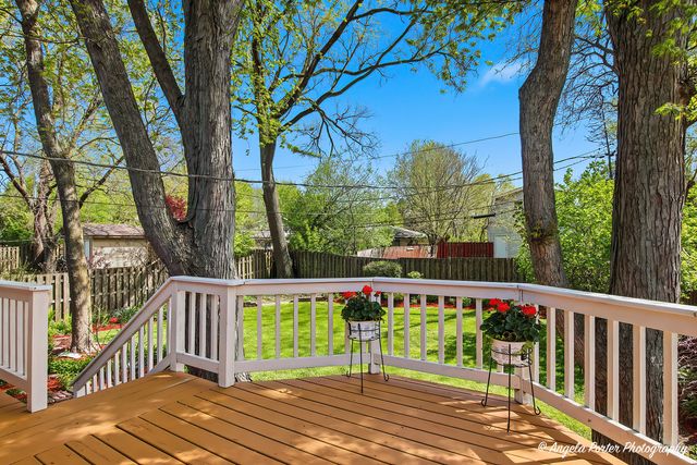 305 Woodbine Avenue, Island Lake, IL 60042