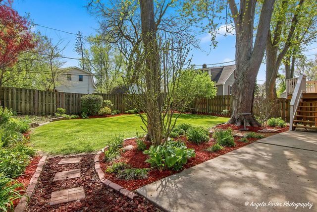 305 Woodbine Avenue, Island Lake, IL 60042