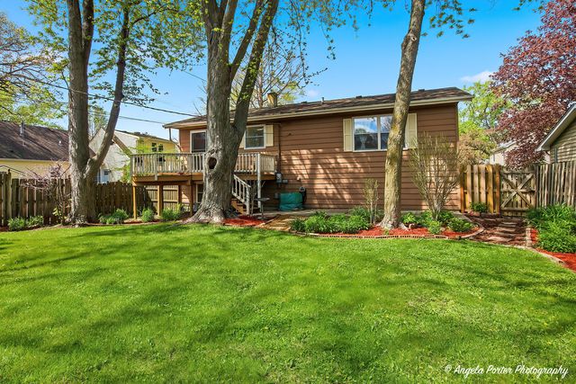 305 Woodbine Avenue, Island Lake, IL 60042