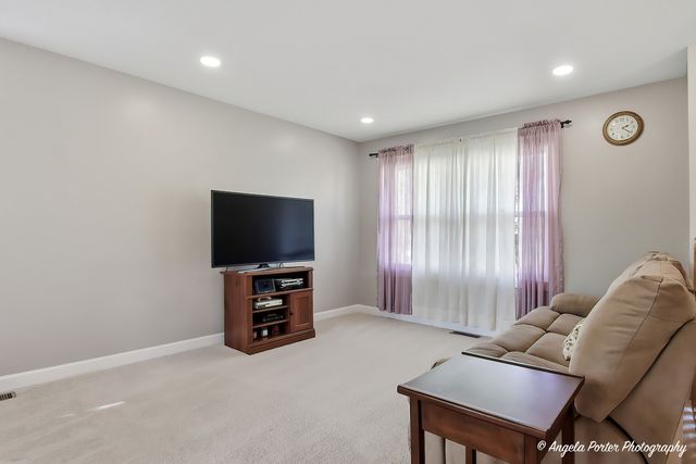 305 Woodbine Avenue, Island Lake, IL 60042