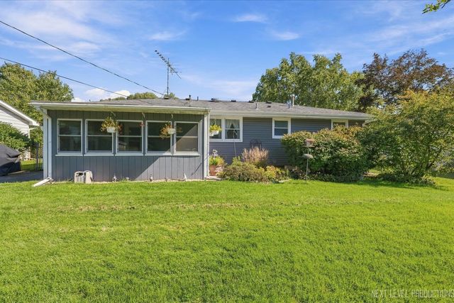 194 Patrick Drive, South Elgin, IL 60177