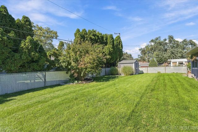 194 Patrick Drive, South Elgin, IL 60177