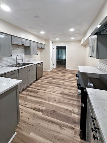 2301 Ridgmar Plaza 5, Fort Worth, TX 76116