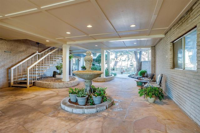 2301 Ridgmar Plaza 5, Fort Worth, TX 76116