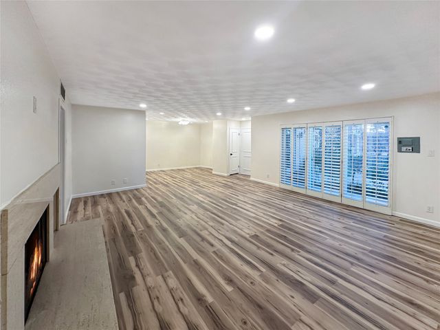 2301 Ridgmar Plaza 5, Fort Worth, TX 76116