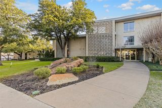 2301 Ridgmar Plaza 5, Fort Worth, TX 76116