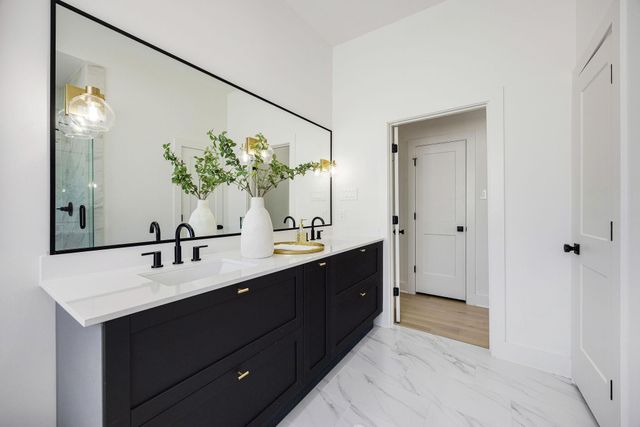 303 Marcella Street O, Houston, TX 77091