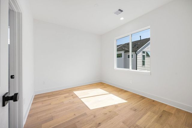 303 Marcella Street O, Houston, TX 77091