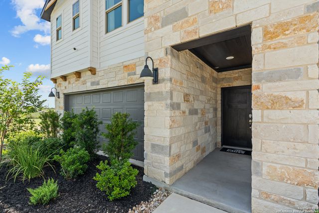 1508 Whistlers Way, Marion, TX 78124