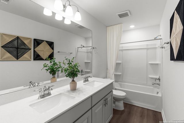 1508 Whistlers Way, Marion, TX 78124