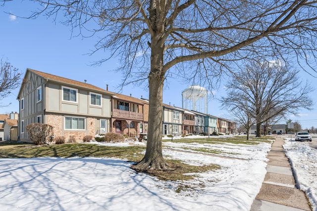 3709 31ST Avenue 13, Rock Island, IL 61201