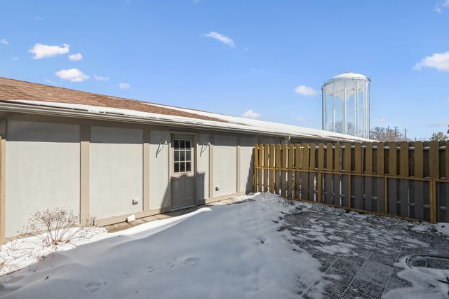 3709 31ST Avenue 13, Rock Island, IL 61201