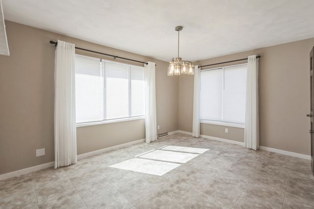 3709 31ST Avenue 13, Rock Island, IL 61201