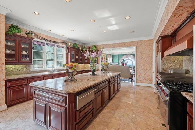 16840 Cypress Way, Los Gatos, CA 95030