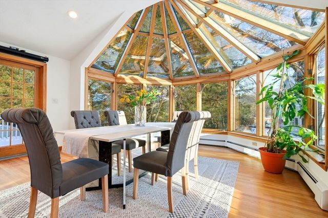 8 Phinney Rd, Lexington, MA 02421