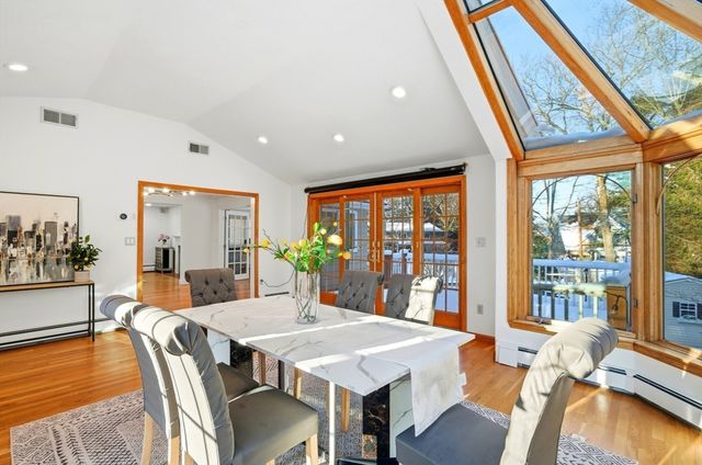 8 Phinney Rd, Lexington, MA 02421