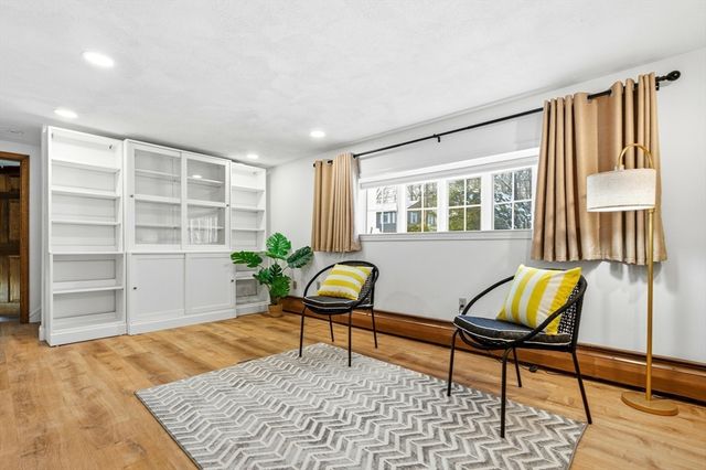 8 Phinney Rd, Lexington, MA 02421