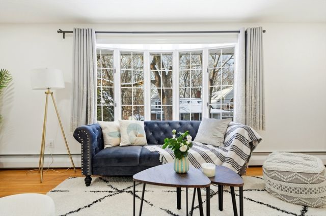 8 Phinney Rd, Lexington, MA 02421