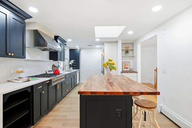 8 Phinney Rd, Lexington, MA 02421