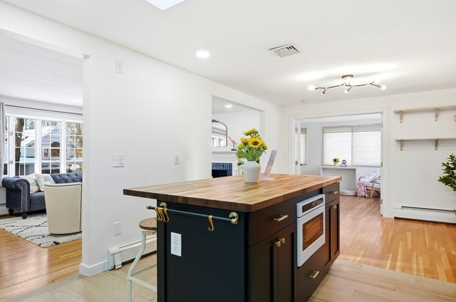 8 Phinney Rd, Lexington, MA 02421