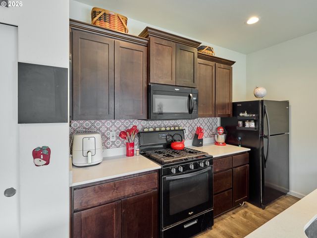 1986 Nw 23RD St, Mc Minnville, OR 97128