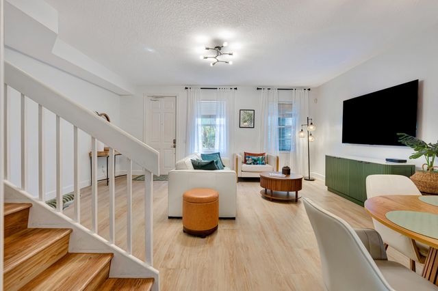 3032 W Community Drive, Jupiter, FL 33458