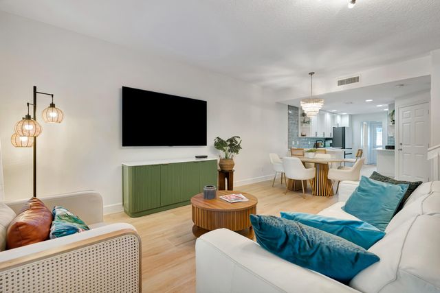 3032 W Community Drive, Jupiter, FL 33458