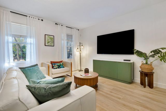 3032 W Community Drive, Jupiter, FL 33458