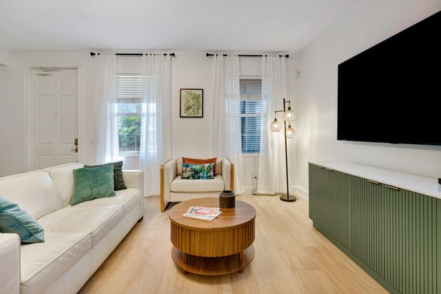 3032 W Community Drive, Jupiter, FL 33458