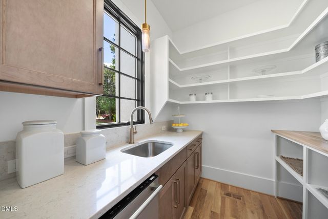 1609 Ridge Road, Raleigh, NC 27607
