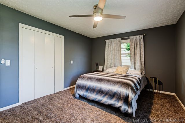 712 Plaza Drive, Jeffersonville, IN 47130