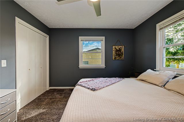 712 Plaza Drive, Jeffersonville, IN 47130