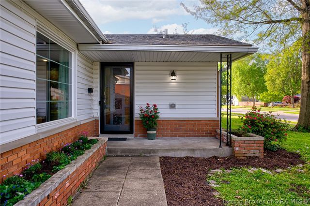 712 Plaza Drive, Jeffersonville, IN 47130