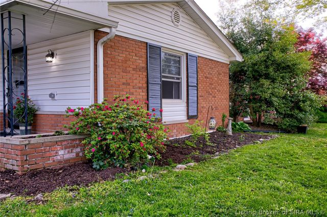 712 Plaza Drive, Jeffersonville, IN 47130